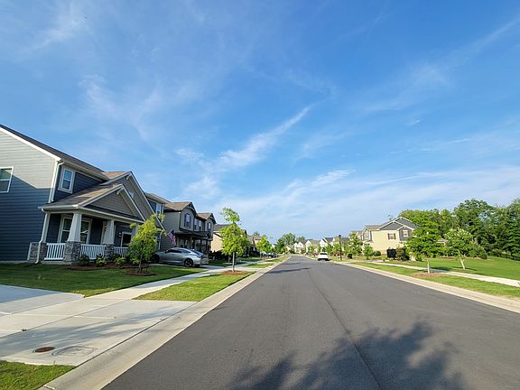 3rd image of 14039 Magnolia Walk Dr