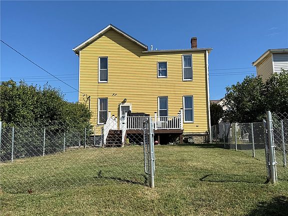 3rd image of 158 E Lincoln St