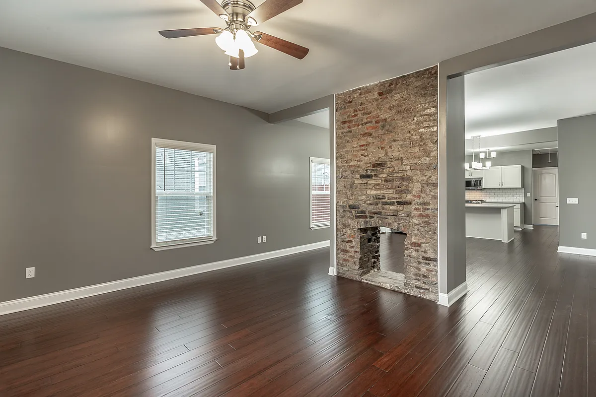 Building Photo - 1553 Kirby Ave