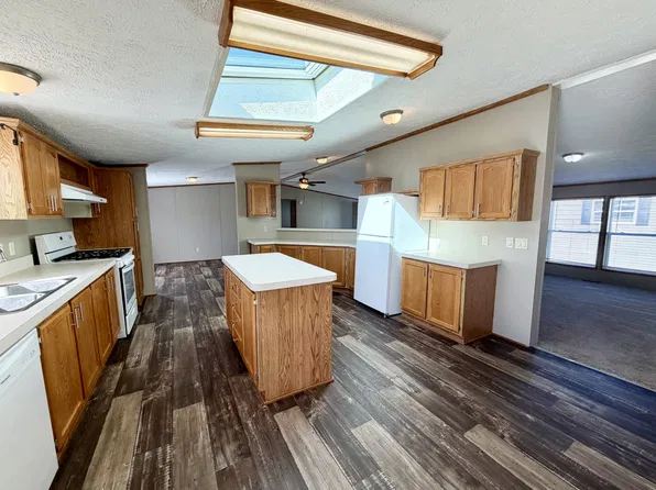 2539 Shakespeare Ln #755, Northville, MI 48167