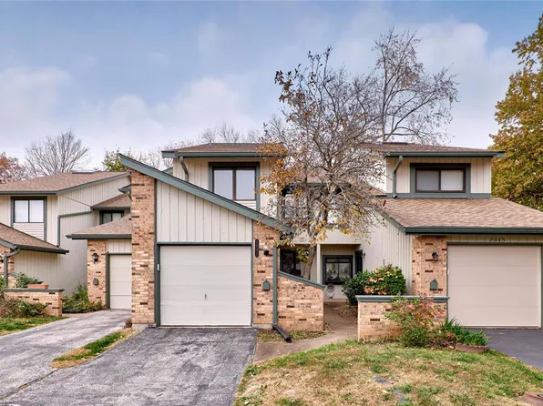 2043 Silent Spring Dr, Maryland Heights, MO 63043