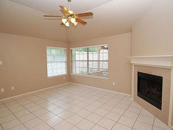 5th image of 3924 Newland Dr