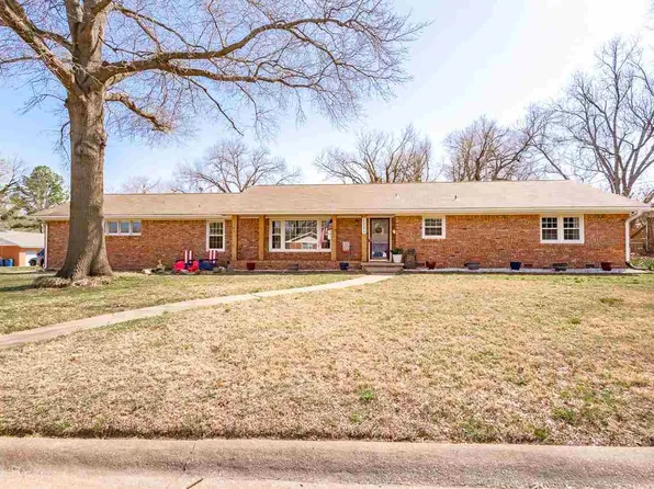 2221 W 11th Ave, Stillwater, OK 74074