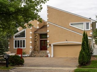 26 Benjamin Dr, Springfield, NJ 07081