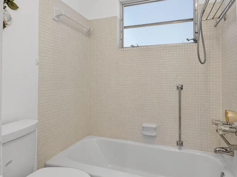 172 High Point Ter W #D — Photo 19
