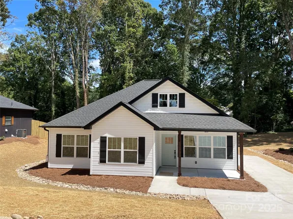 408 N Peterson St, Stanley, NC 28164
