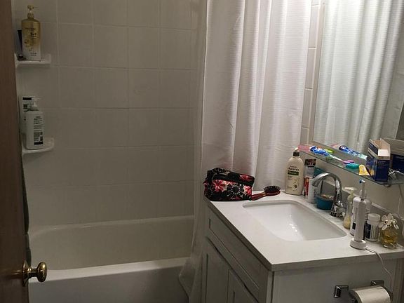 5th image of 119 Franklin St #9