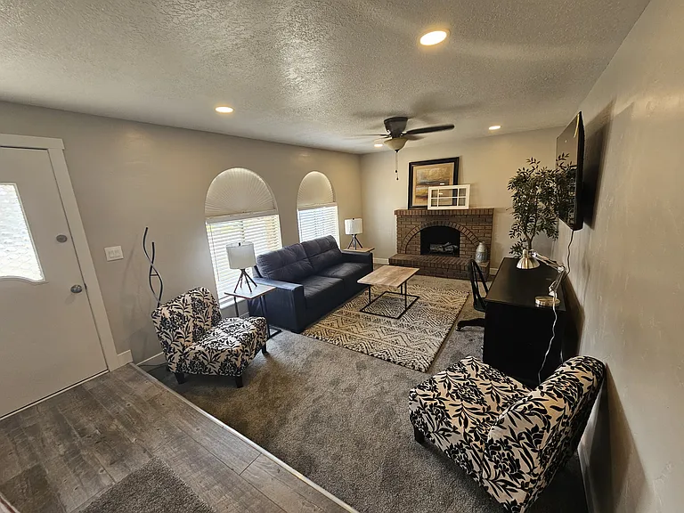 189 E 7615 S — Photo 13