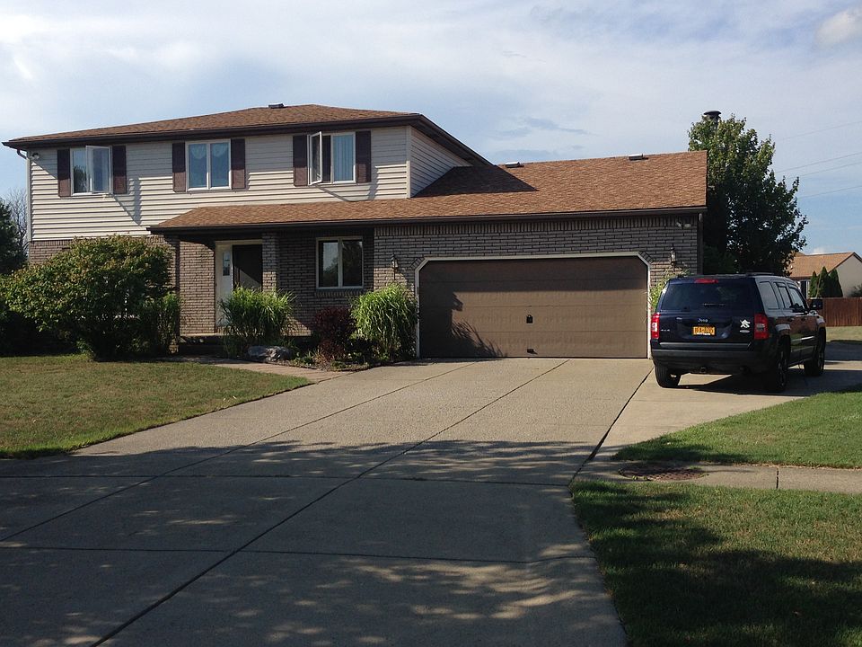 1st image of 12 Jenny Ln