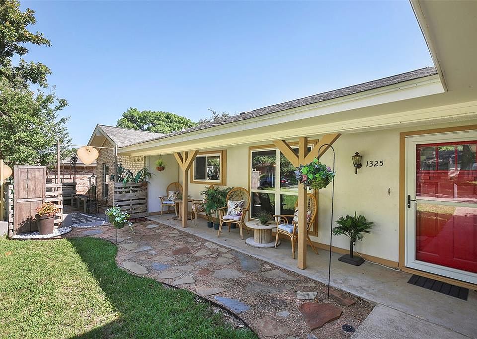 1st image of 1325 Juniper Ln