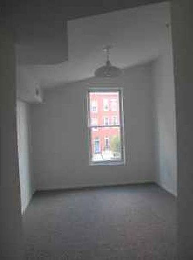 STANDARD BEDROOM