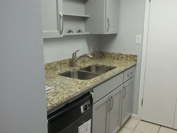 4th image of 35 Hillcrest Dr #A