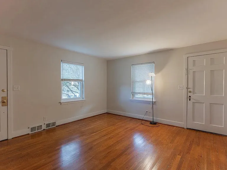 537 Long Ave — Photo 4