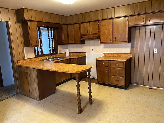 4th image of 837 E State Road 356