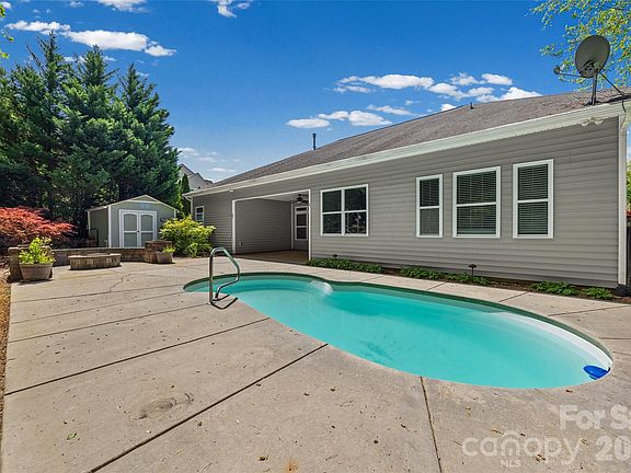 3rd image of 754 Virginia Pine Ln