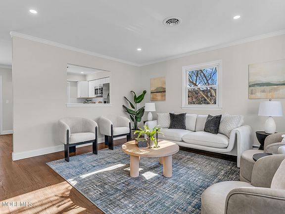 4th image of 531 Princess Court