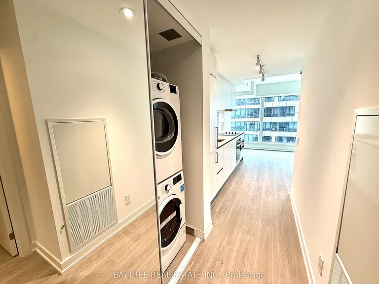 8 Wellesley St W #4506 — Photo 2