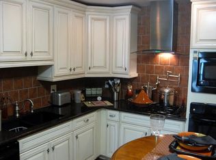 40 Walnut St, Jersey City, NJ 07305