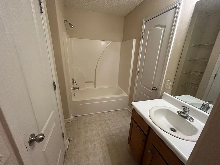 451 Bridgewater Way — Photo 7