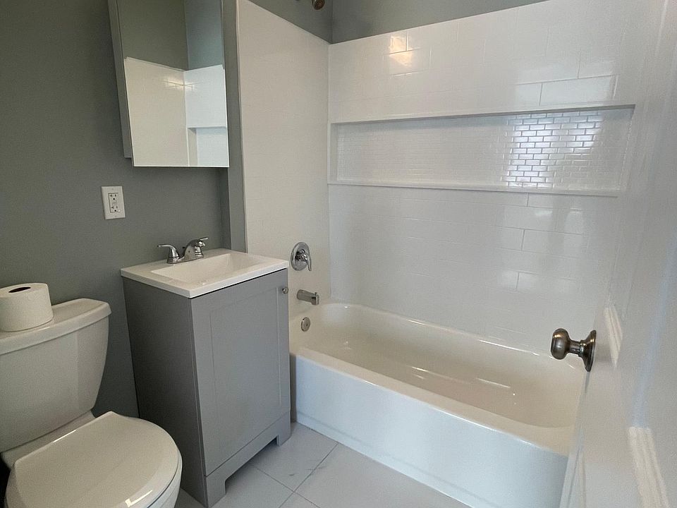 2nd image of 103 Anchor Pl #1