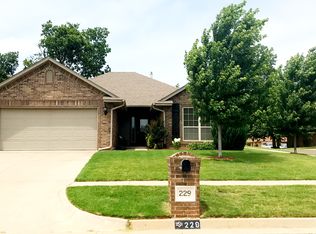 229 Evie Pl, Moore, OK 73160