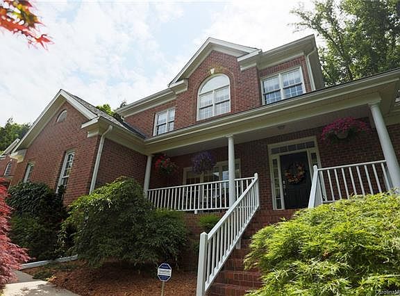 2nd image of 116 Fernbrook Dr