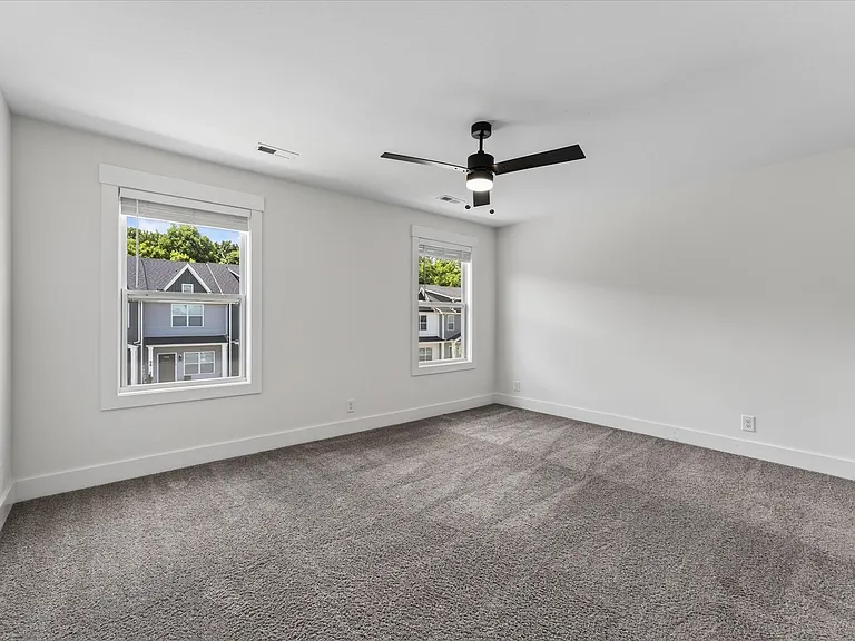 319 Front Ridge Cir — Photo 18
