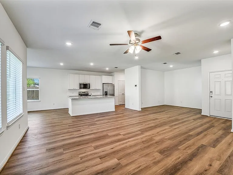 11943 Pondwood Dr — Photo 2