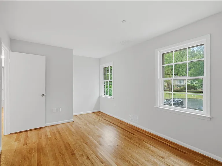 4120 Nutwood Way — Photo 21