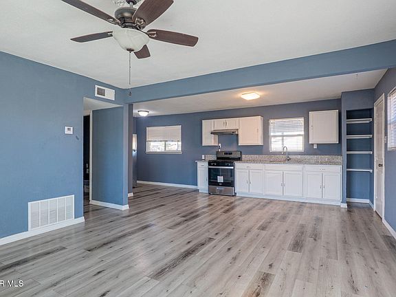 4th image of 5001 Debeers Dr