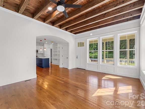 5th image of 114 Walker St