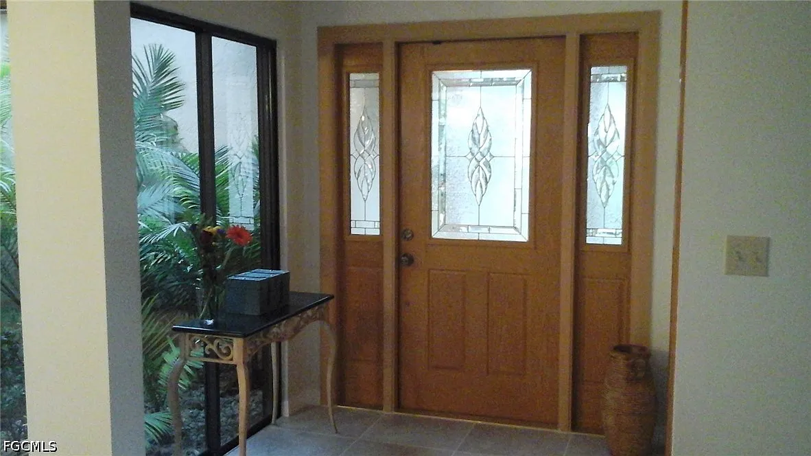 3 bed, 2.0 bath, 1660 sqft, $2,500 — Photo 3