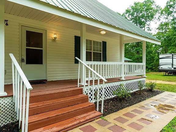 5th image of 1000 Dogwood Ln