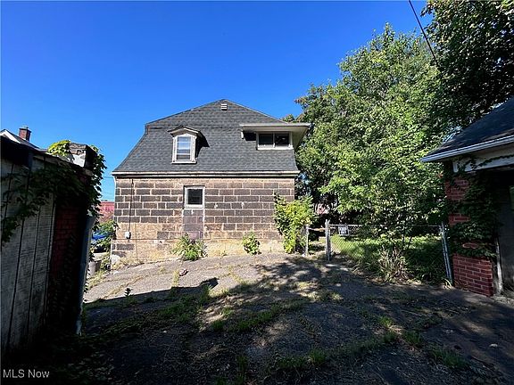 4th image of 11526 Woodland Ave