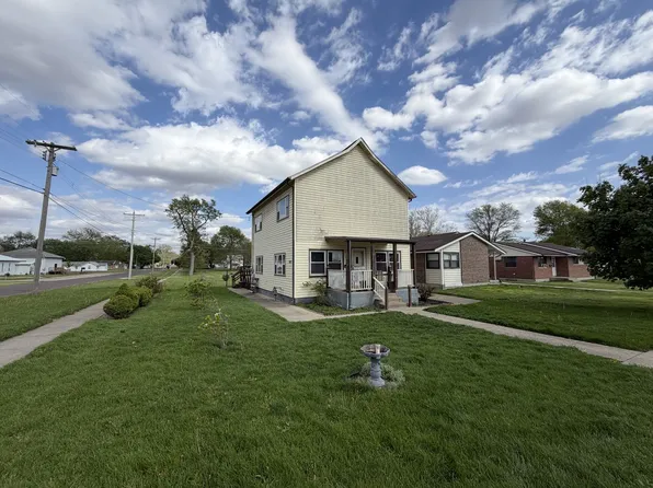 523 W 9th St, Gibson City, IL 60936