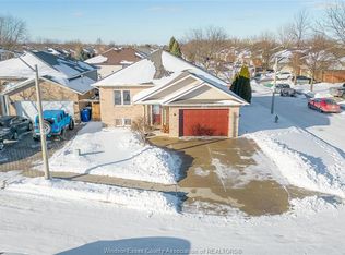 11184 Springhollow Dr, Windsor, ON N8P 1N3