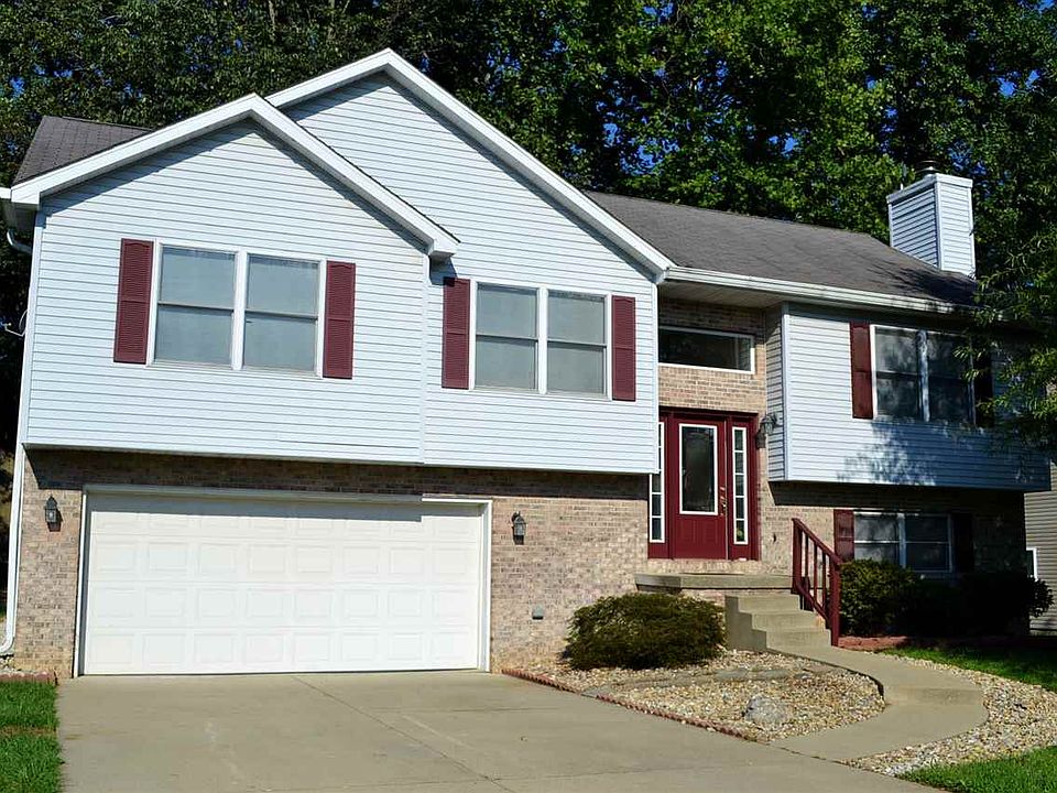 1st image of 3211 W Woodhaven Dr