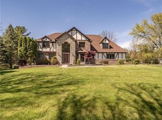 1100 Rothwood Dr, Webster, NY 14580