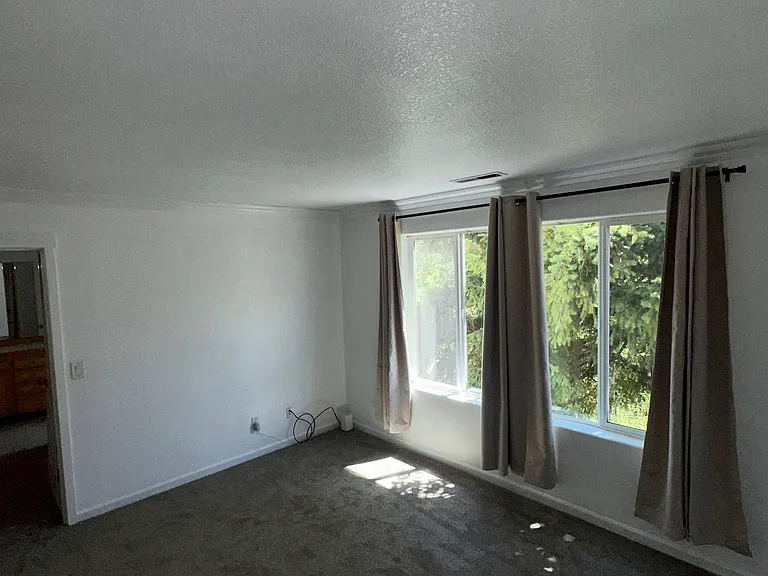 10380 NE Okanogan St — Photo 4