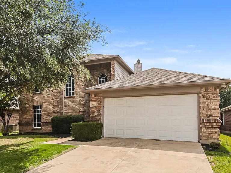 908 Matthew Ln — Photo 4