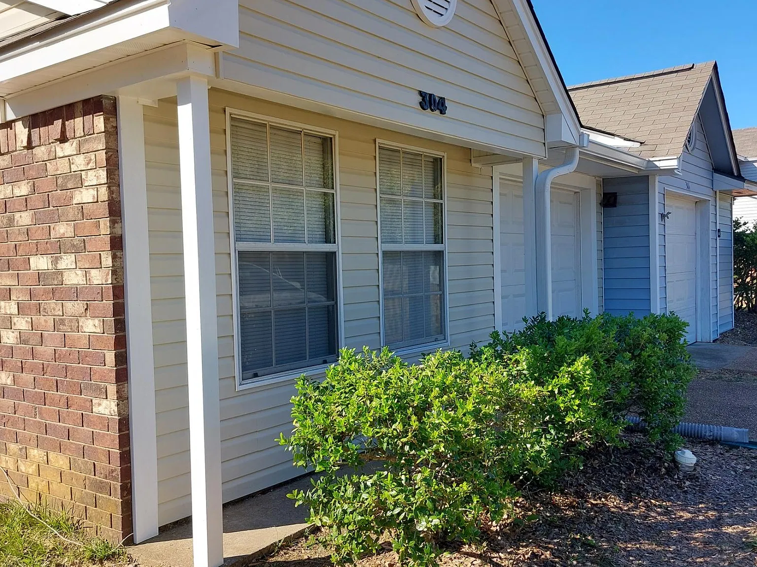 2 bed, 1100 sqft, $1,540 — Photo 1