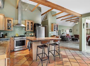 1 Camino No Es, Cerrillos, NM 87010