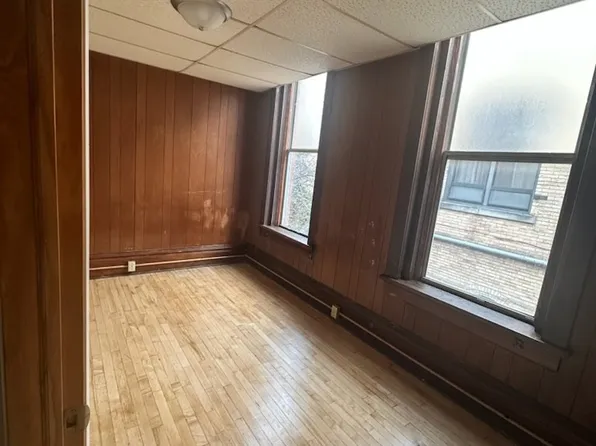 319 W Main St APT 2, Ionia, MI 48846