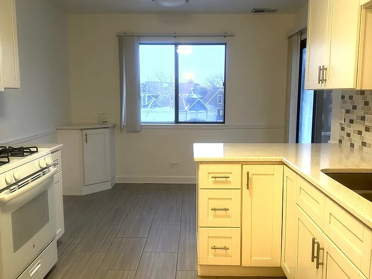 327 Wildberry Ct #D2 — Photo 7