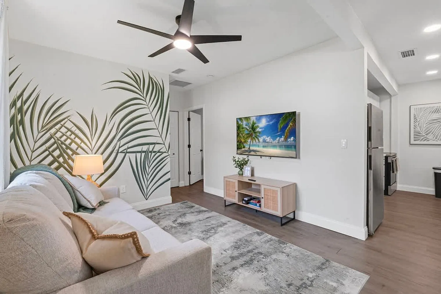 3 bed, 3.0 bath, 1474 sqft, $5,410 — Photo 1