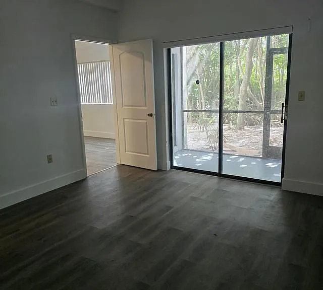2445 SW 18th Ter #902 — Photo 10