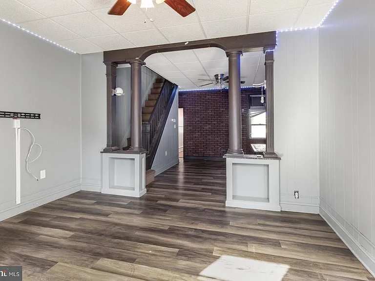 3218 E Thompson St — Photo 5