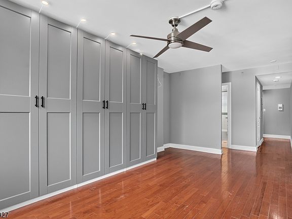 5th image of 60 Parkway Dr E APT 4JJ