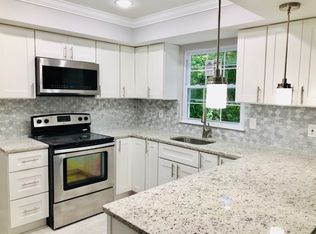 4475 Edsall Dr, Woodbridge, VA 22193