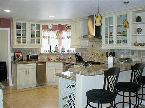 BEAUTIFUL REMOLDED KITCHEN